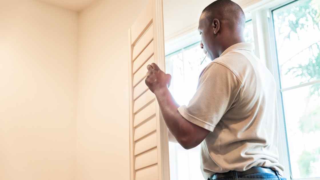 How to remove plantation shutters